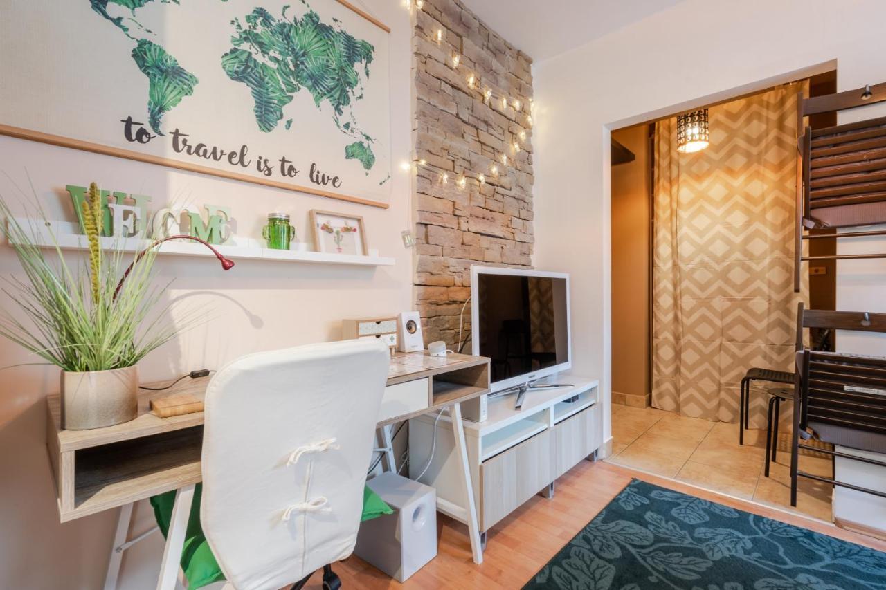 Green Lush Apartment Budapeste Exterior foto