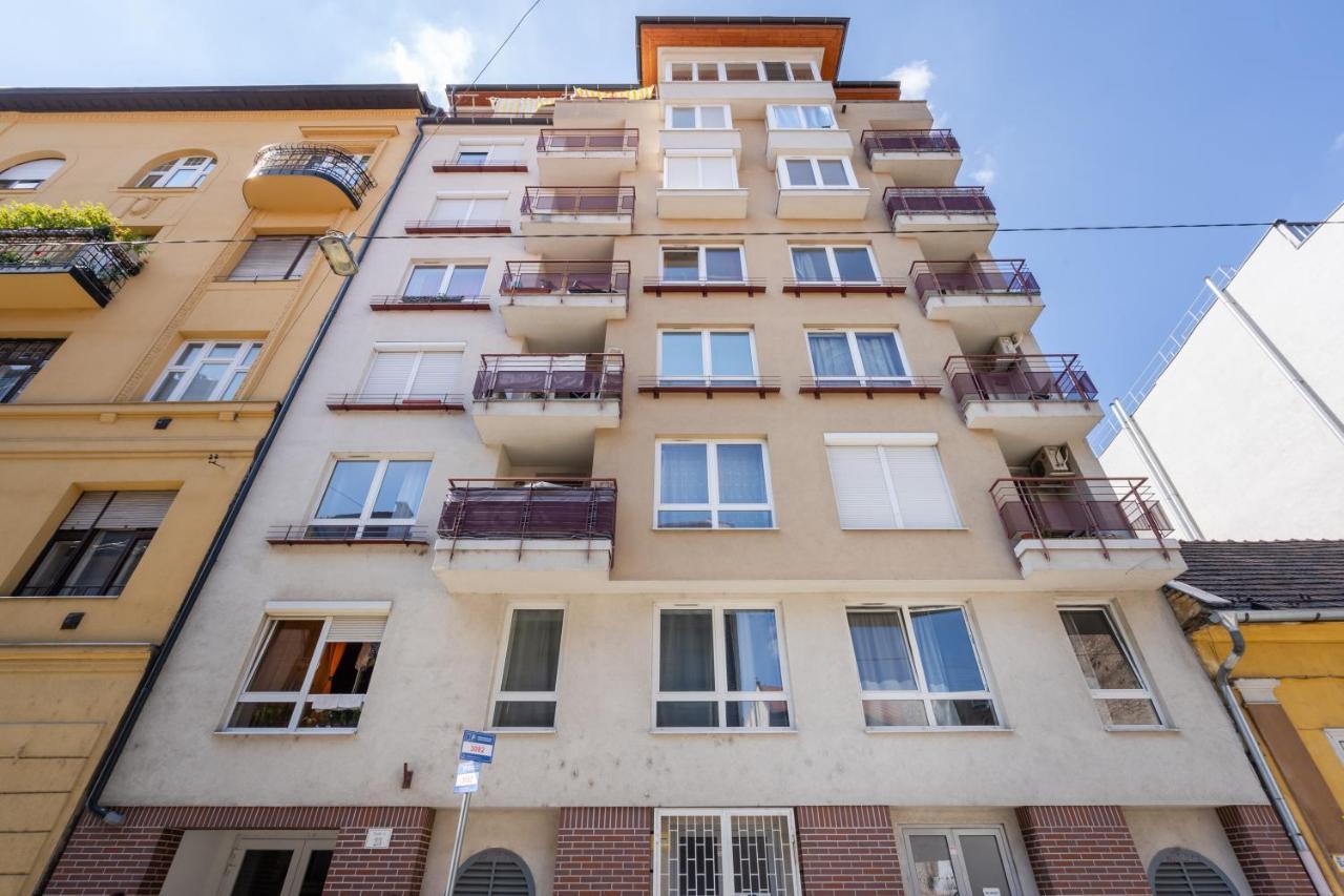 Green Lush Apartment Budapeste Exterior foto