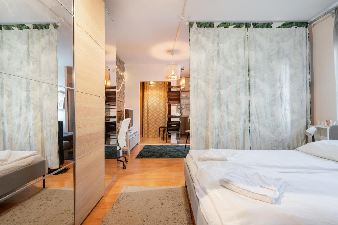 Green Lush Apartment Budapeste Exterior foto